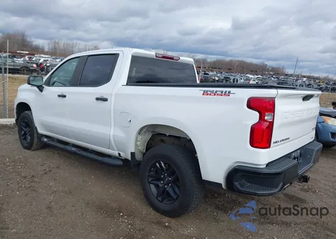 2021 Chevrolet Silverado 1500 4Wd Short Bed Custom Trail Boss z USA, uszkodzony, nr VIN 1GCPYCEF6MZ377097